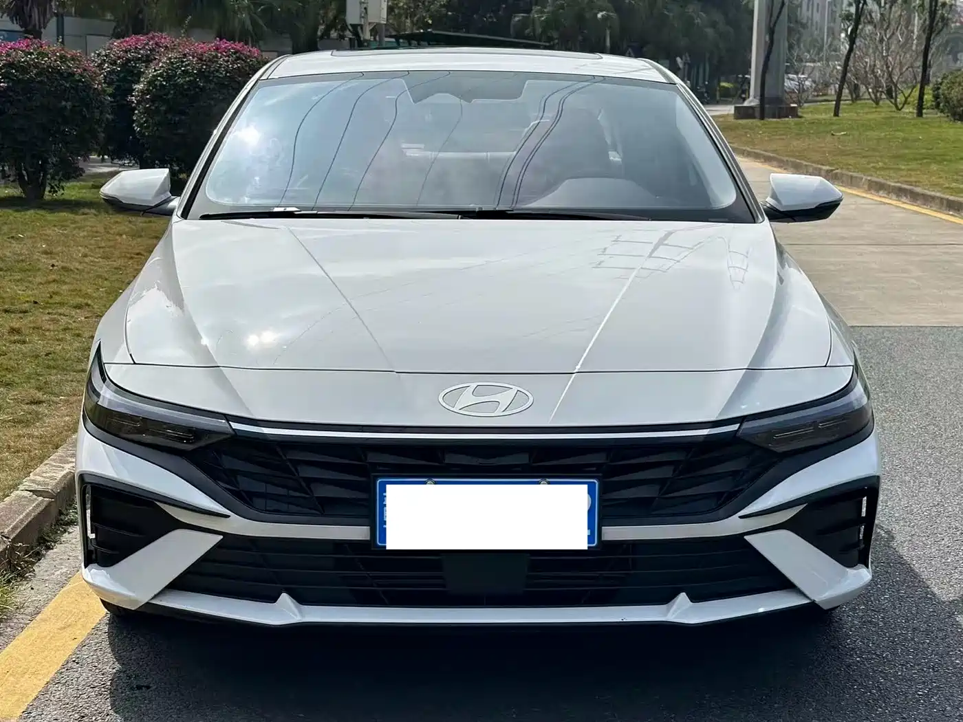 HYUNDAI ELANTRA