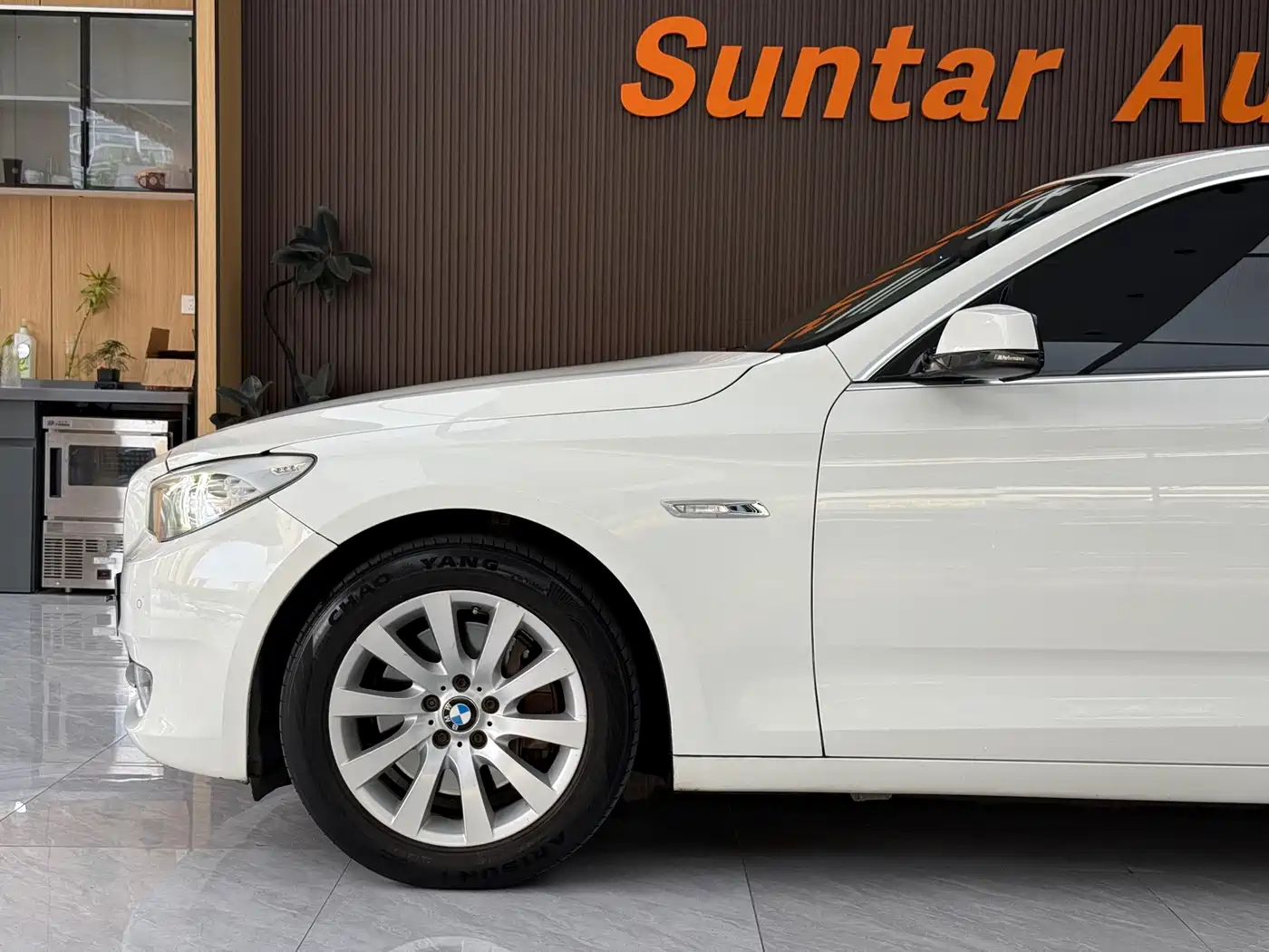 BMW 5 Series GT 2013 535i Elegance фото 8