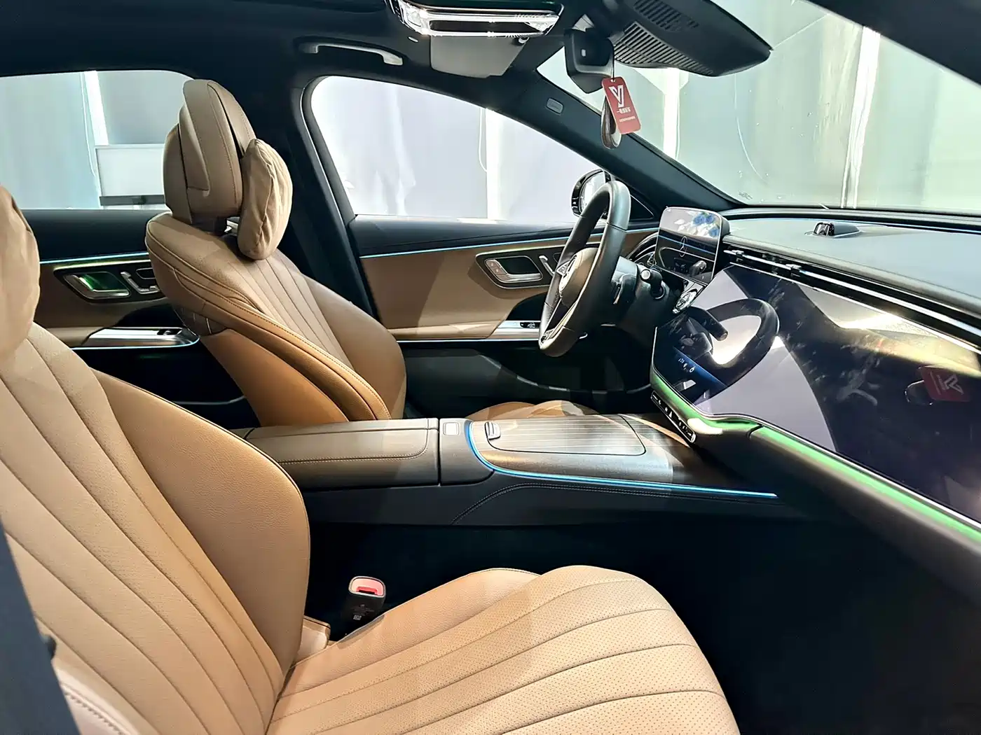 Mercedes-Benz E-Class 2024 Model E 300 L Luxury фото 11