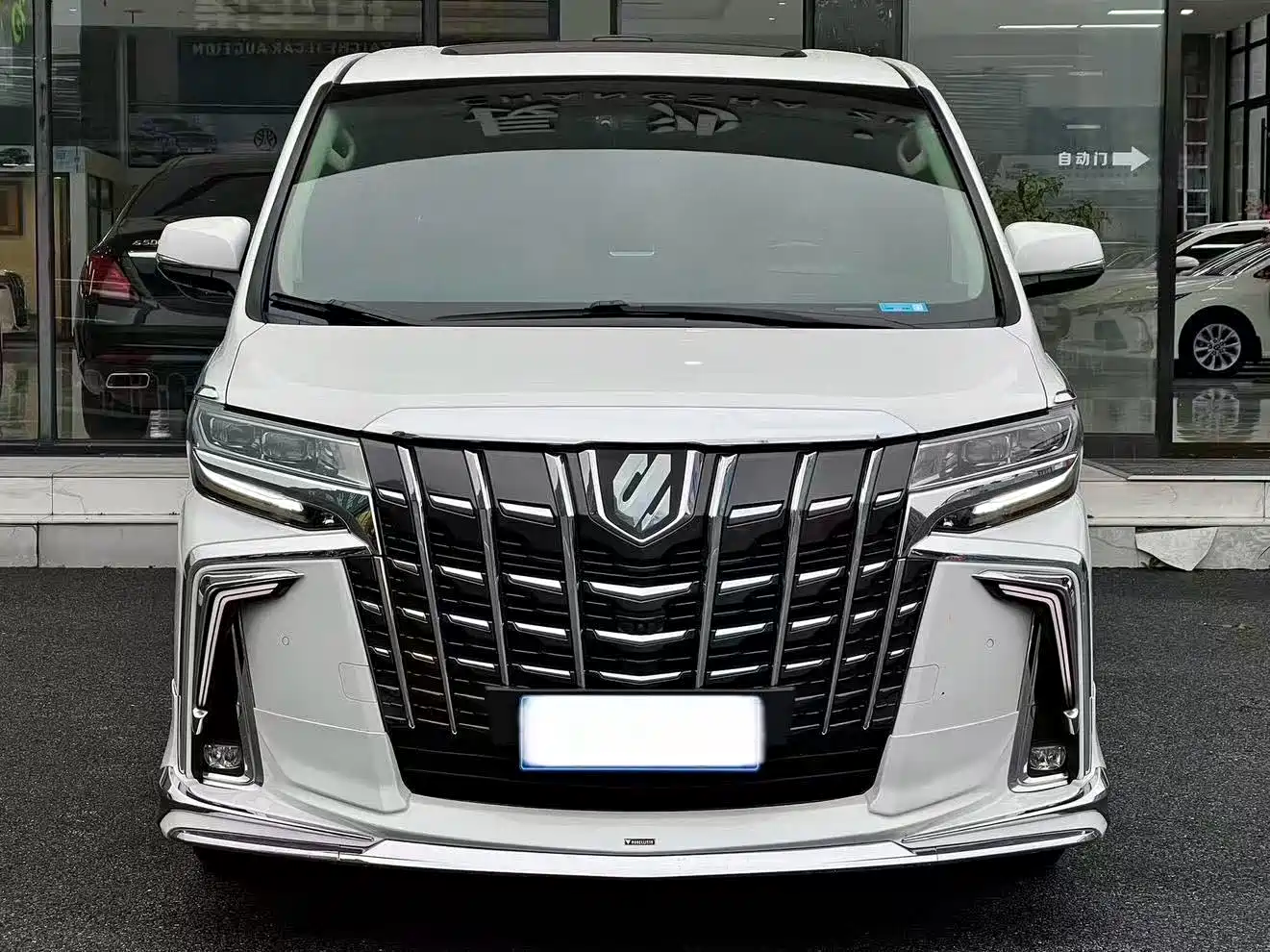 Toyota Alphard 2018 Facelift 3.5L Premium Edition фото 2