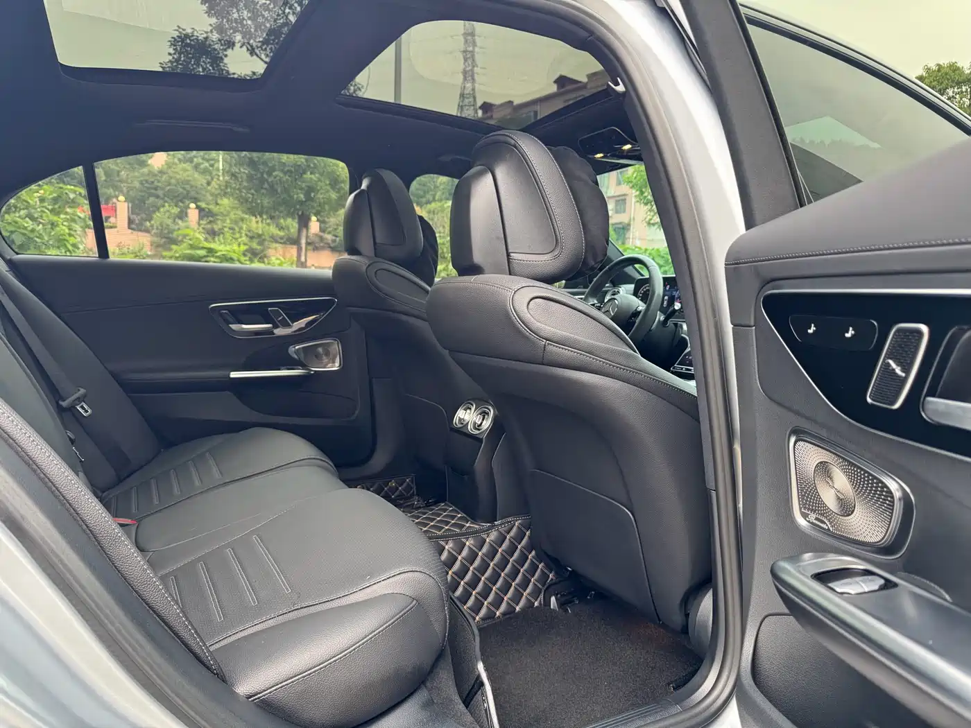 Mercedes-Benz C-Class 2023 Facelift C 260 L Night Sport Edition фото 13