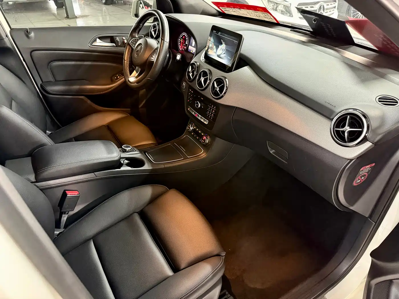 Mercedes-Benz B-Class 2016 B 200 Collector's Edition фото 11