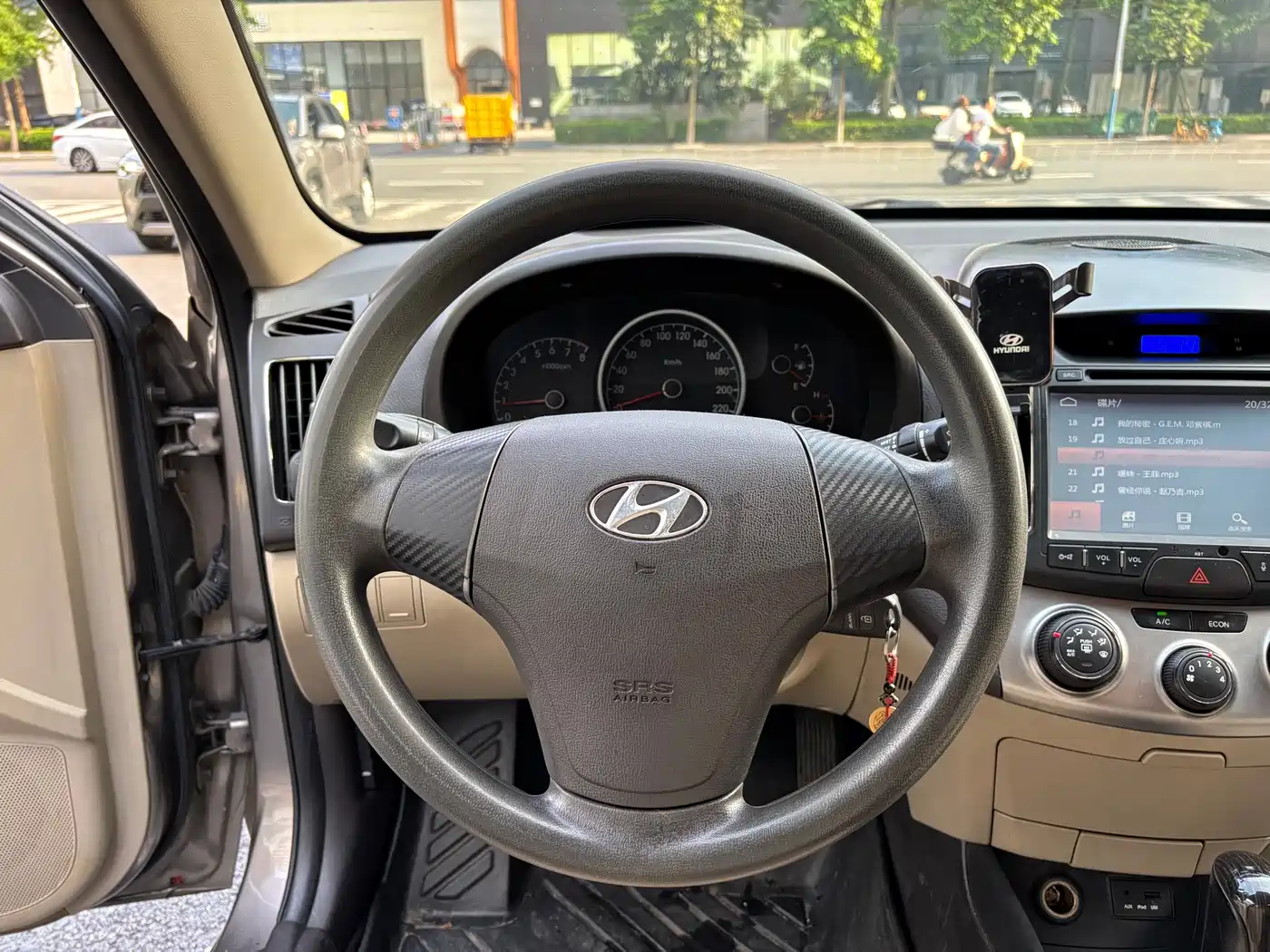 Hyundai Elantra 2011 1.6L Automatic Comfort фото 15
