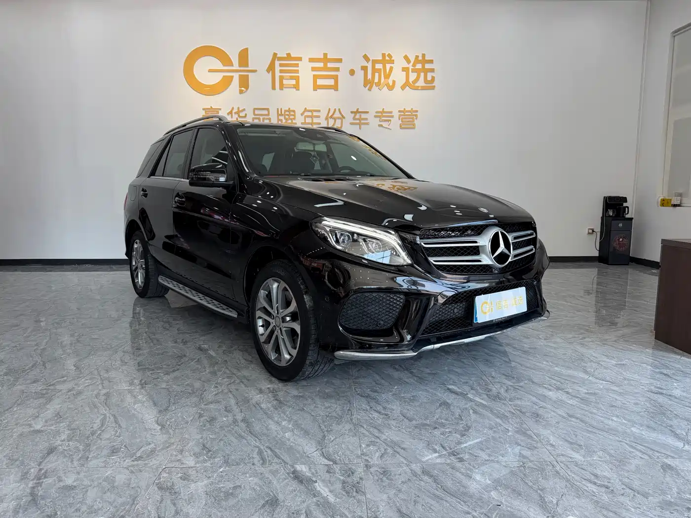 Mercedes-Benz GLE 2016 GLE 320 4MATIC Luxury фото 2