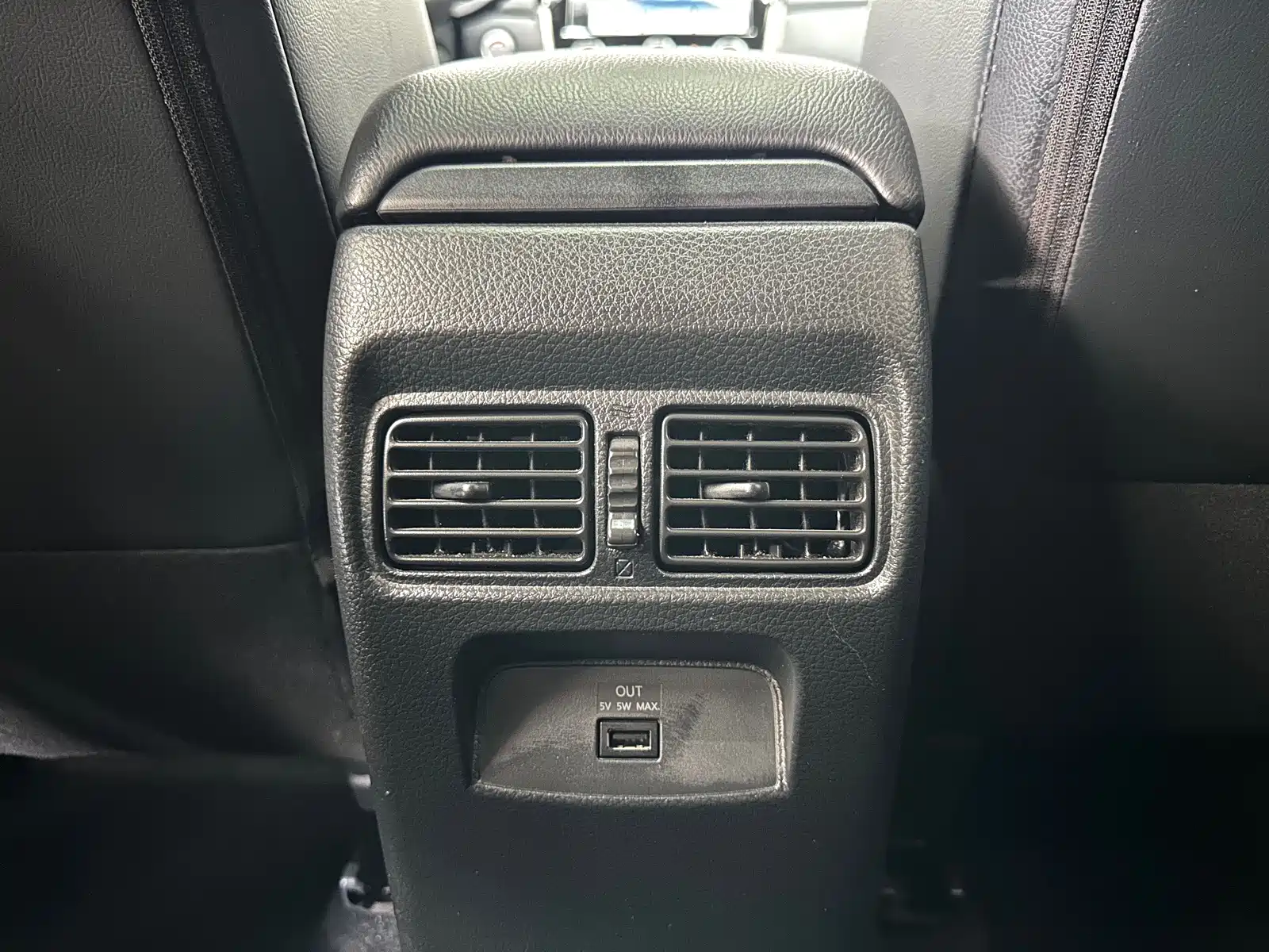 Фото 16 - Nissan Tiida
