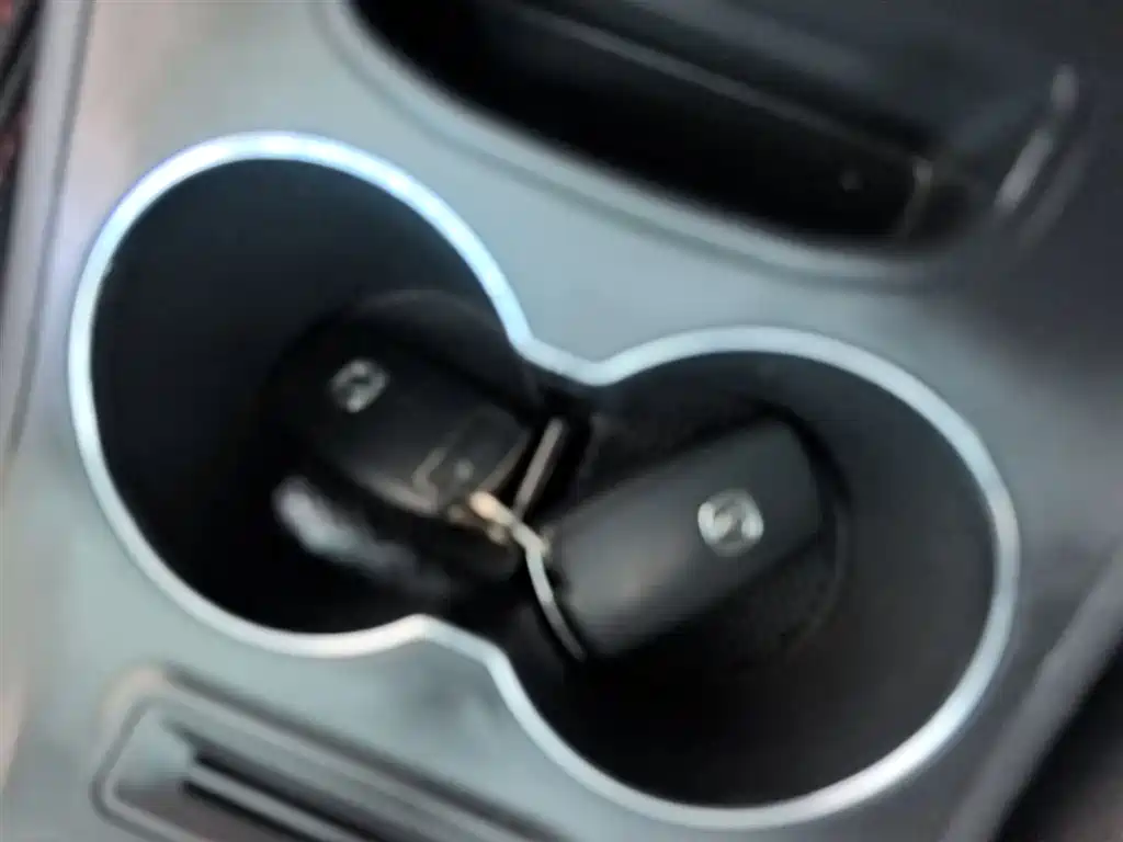 Photo 9 - Changan CS75