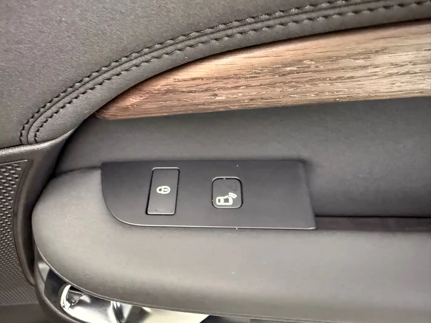 Land Rover Discovery 2018 3.0 SC V6 HSE фото 16
