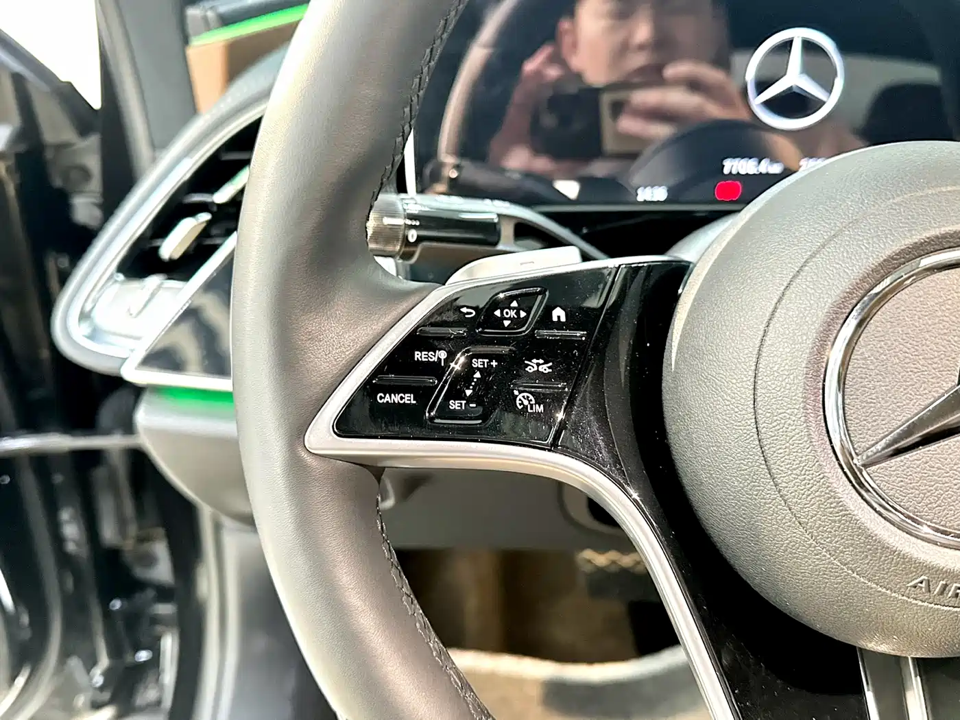 Mercedes-Benz E-Class 2024 Model E 300 L Luxury фото 14