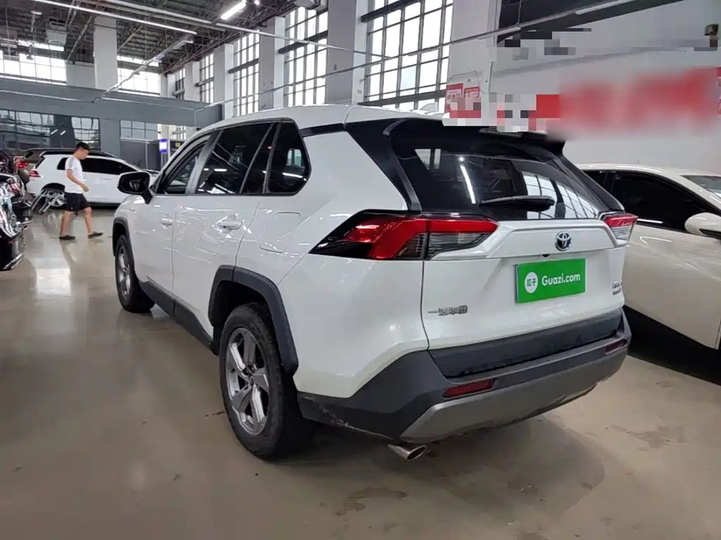 Photo 5 - Toyota RAV4 Rongfang