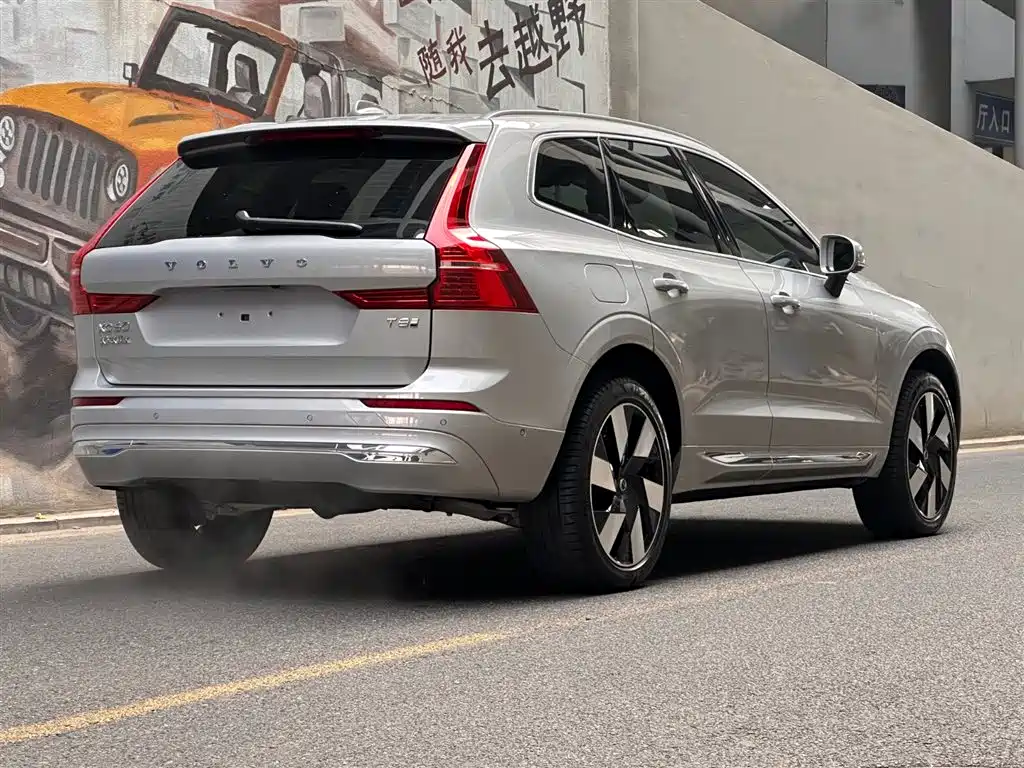 VOLVO XC60 PLUG IN HYBRID