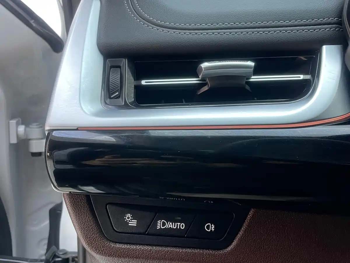 BMW X1 2023 sDrive20Li X Design Package фото 15