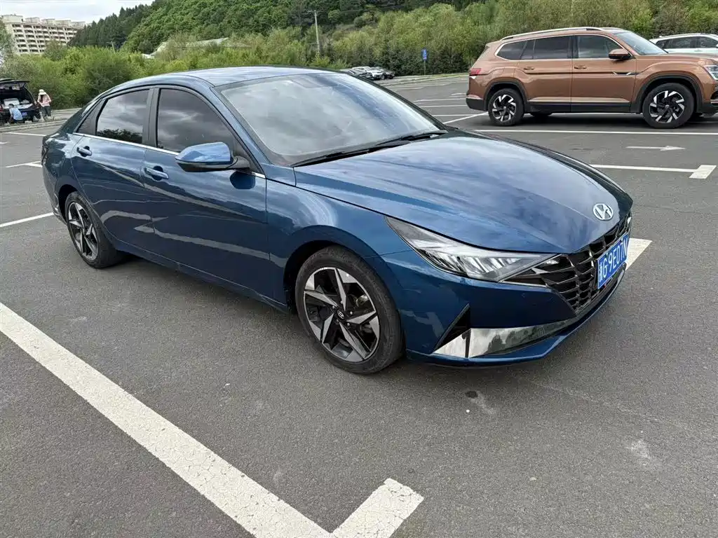 Hyundai Elantra 2022 1.5L CVT GLX Elite Edition фото 3