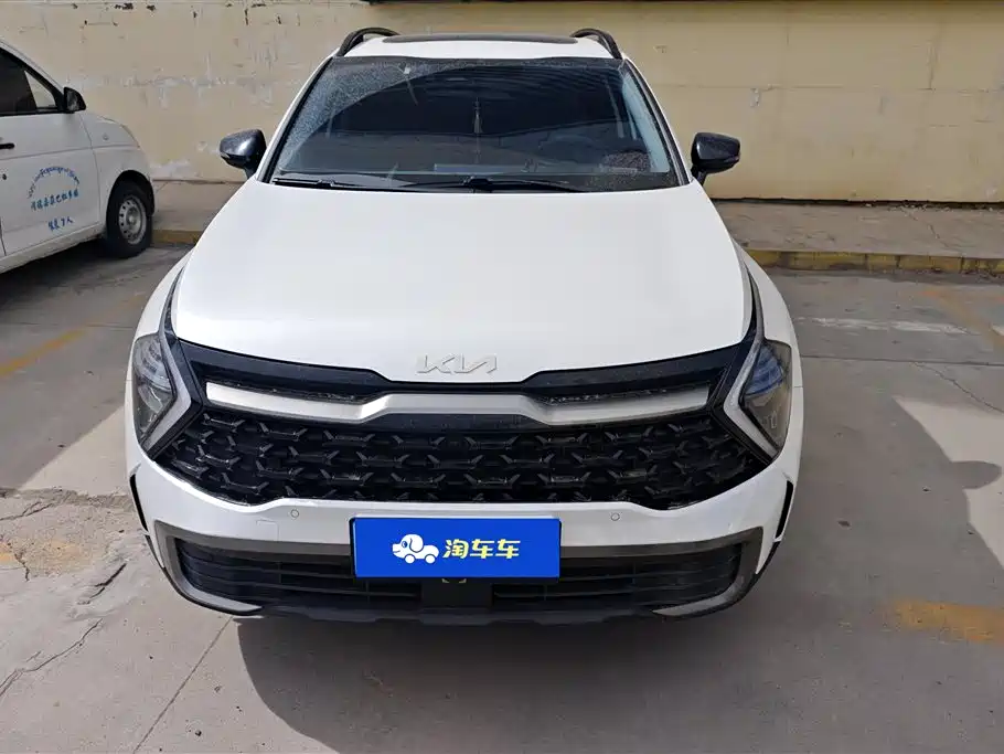 KIA LION PLATINUM EXPANDS THE WORLD