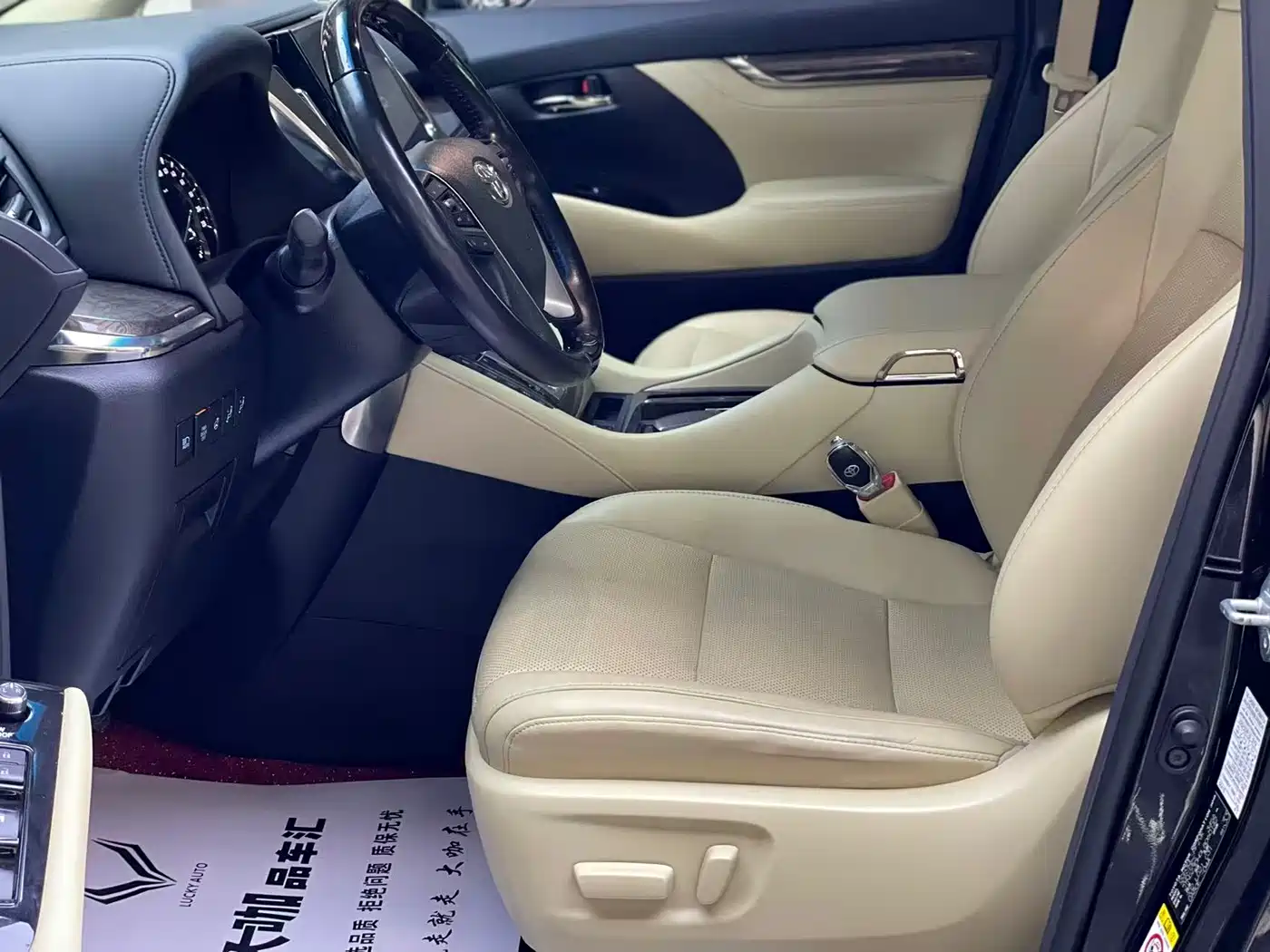 Toyota Alphard 2018 3.5L Premium фото 8