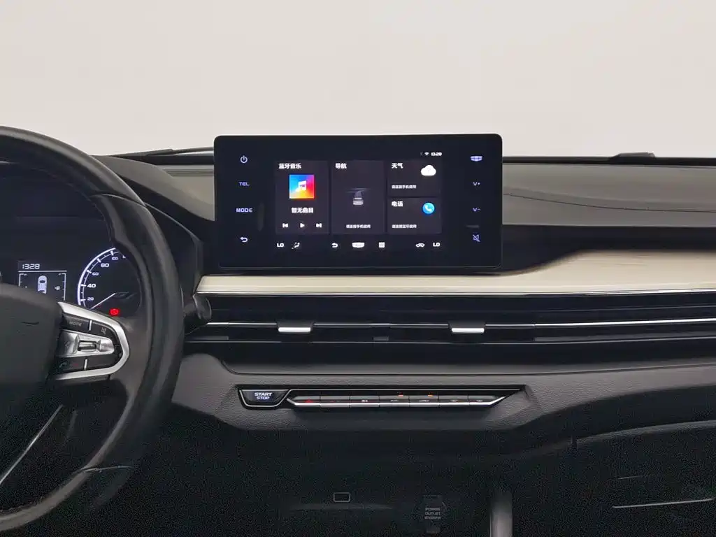 Фото 12 - Geely Vision X3