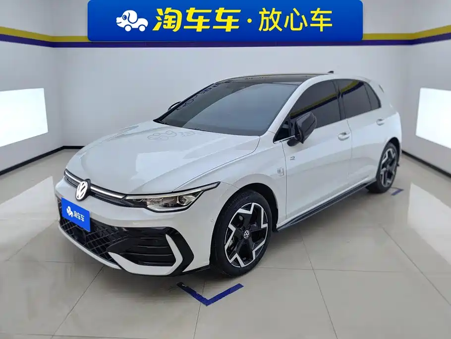 Volkswagen Golf 2025 300TSI R-Line