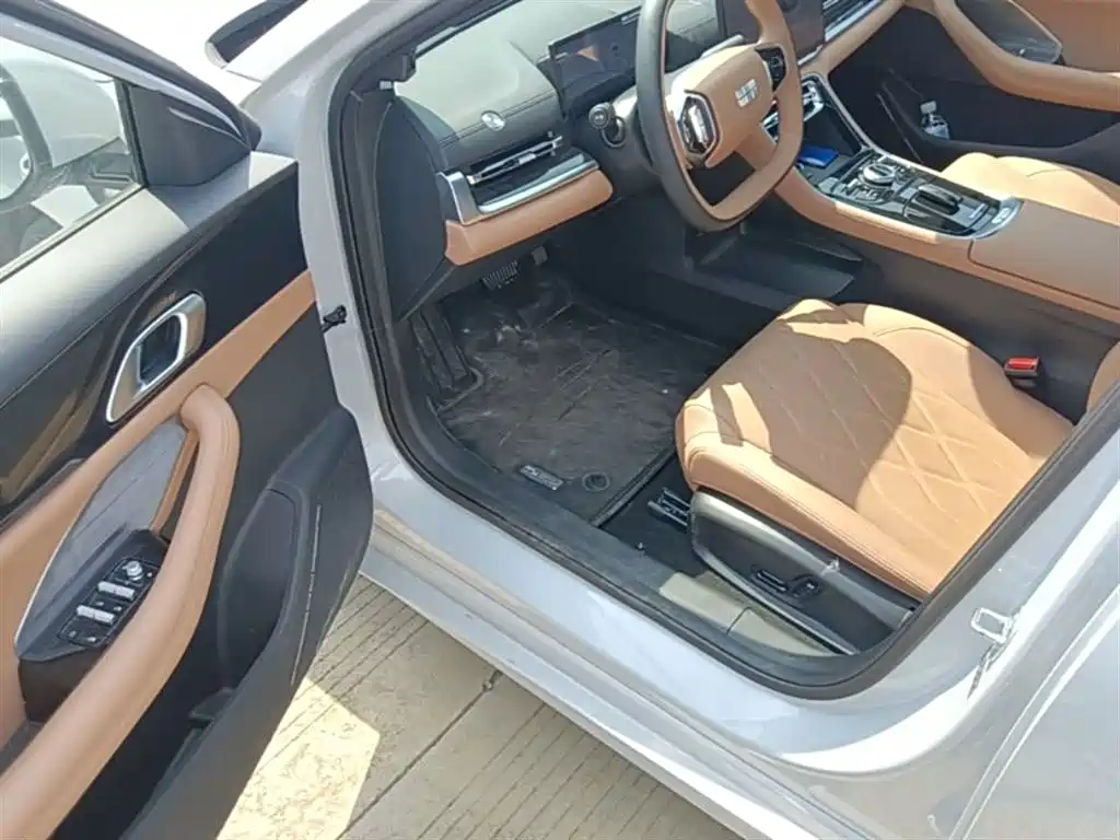 Geely Galaxy Galaxy A7 2025 EM-i фото 16