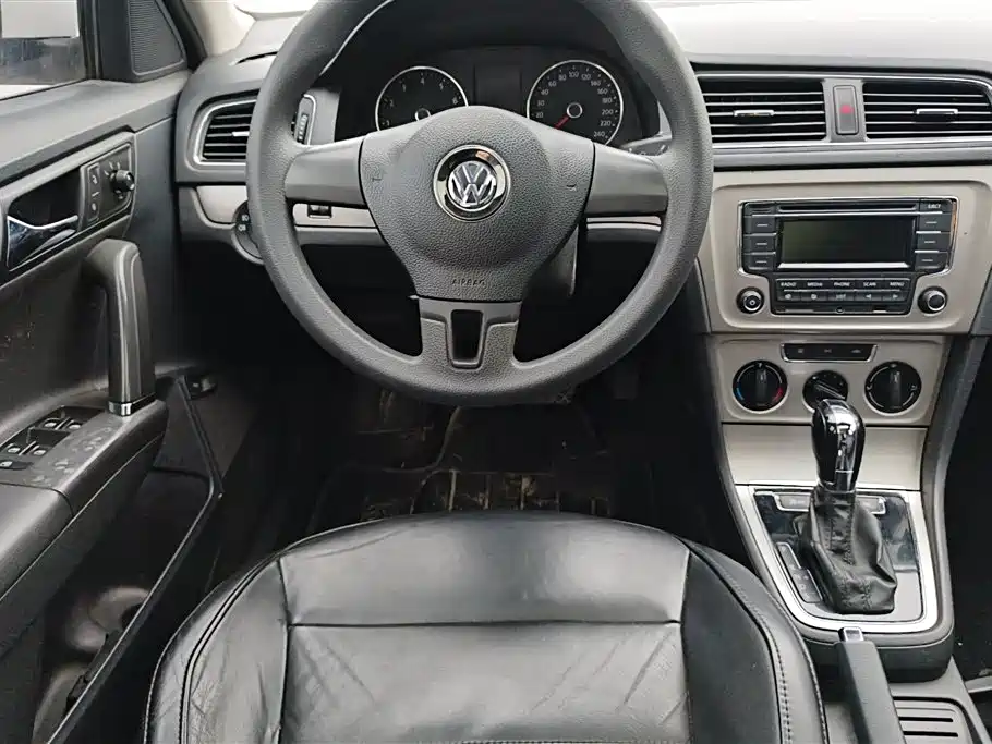 Volkswagen Lavida 2013 1.6L Automatic Comfort Edition фото 15