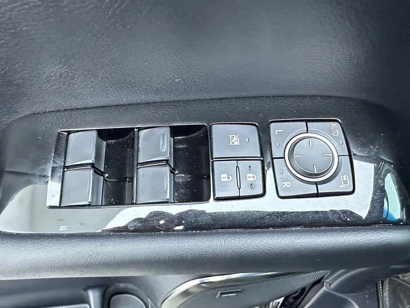 Lexus LM 2021 2020 300h 4-Seat Imperial Edition