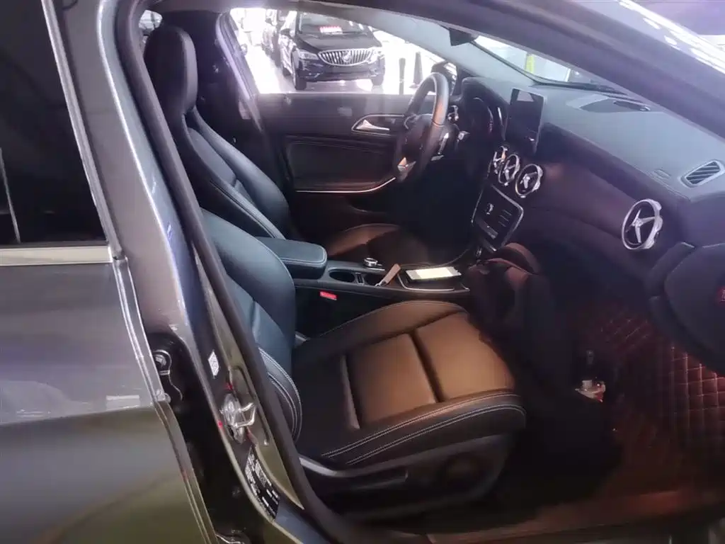 Mercedes-Benz GLA 2019 GLA 200 Fashion фото 25