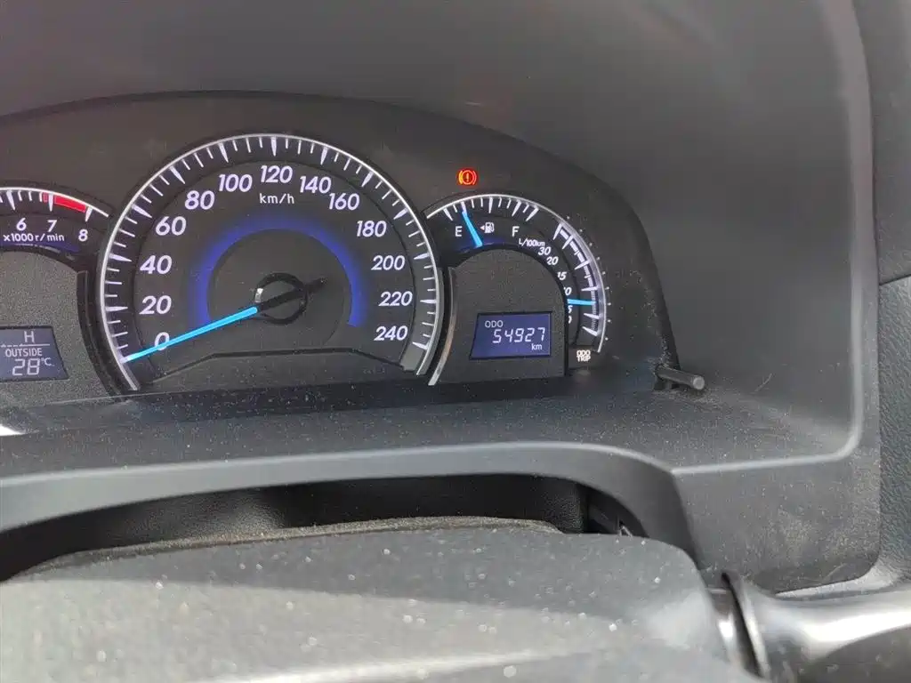 Toyota Camry 2016 2.0G 10th Anniversary Leading Edition фото 8
