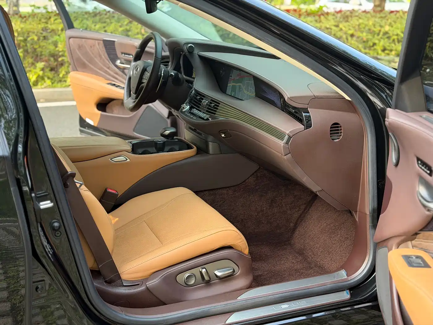 Lexus LS 2020 500h Excellence (China V) фото 12