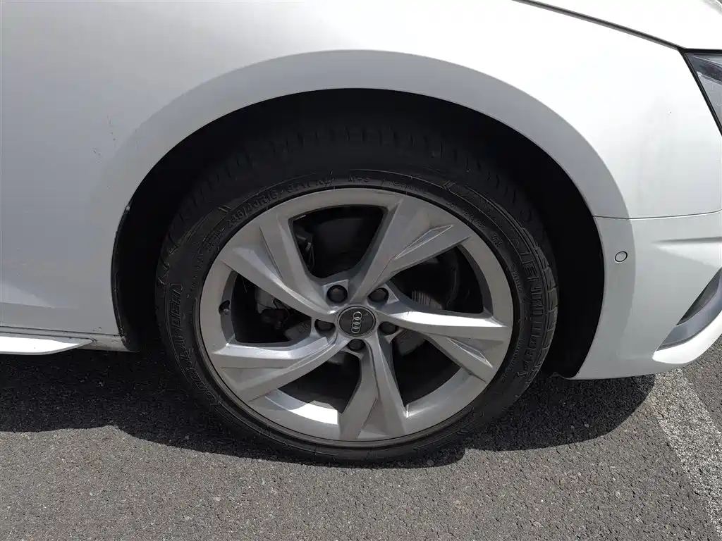 Audi A4L 2020 40 TFSI Luxury Elegance фото 8