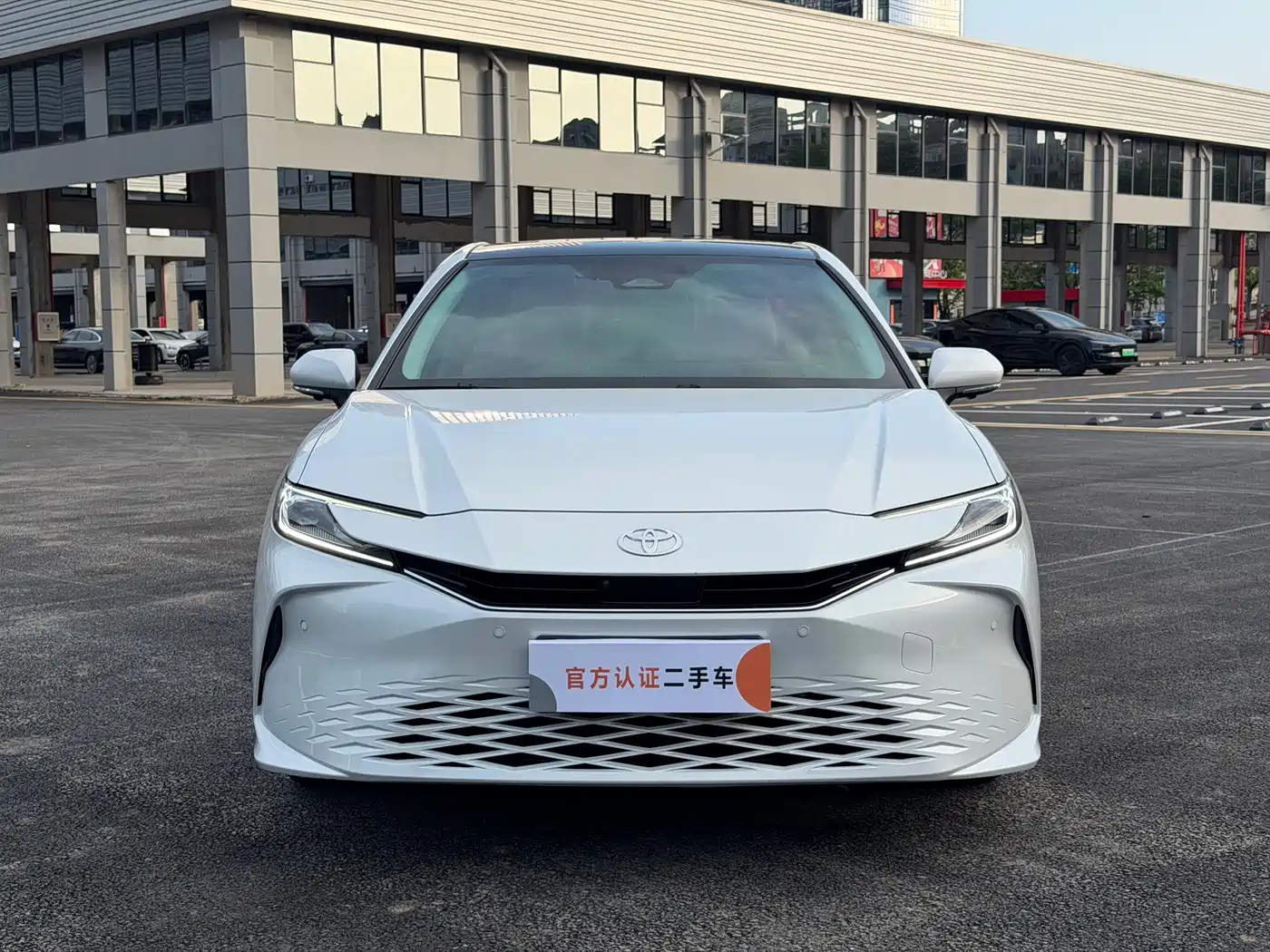 Toyota Camry 2026 Hybrid 2.0HG Premium Edition фото 2