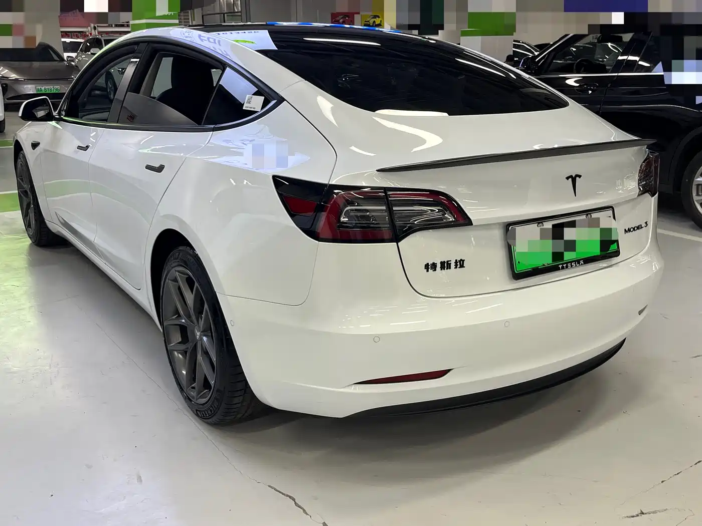 TESLA MODEL 3