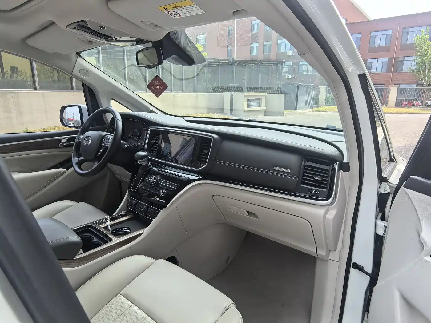 GAC Trumpchi Trumpchi M8 2018 320T Premium Edition фото 16