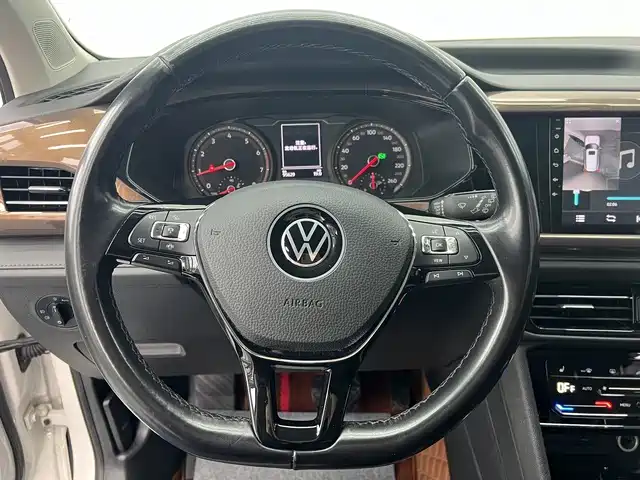 VOLKSWAGEN TUYUE