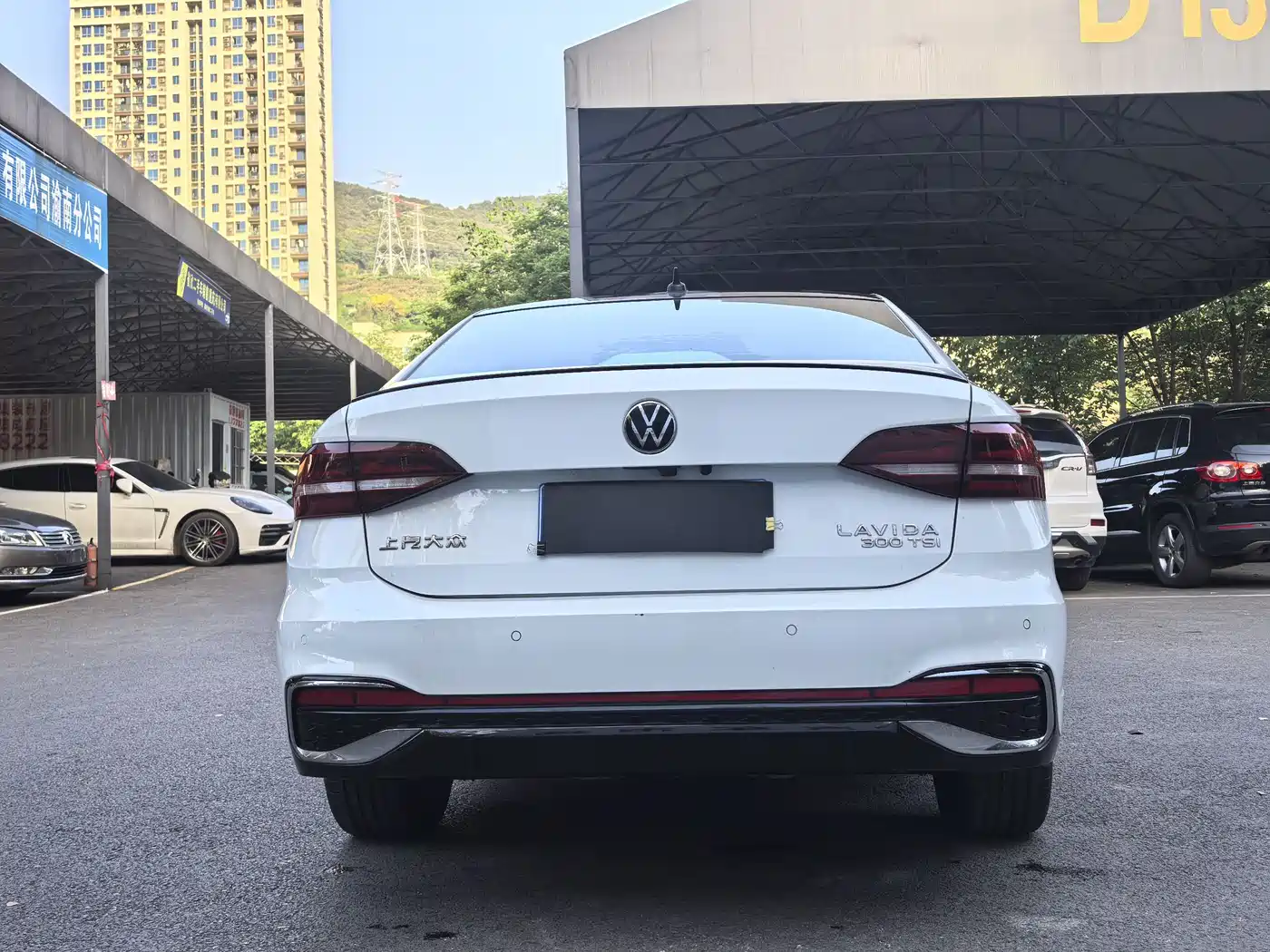 Volkswagen Lavida 2024 Model 300TSI DSG Starlight Full Comfort Edition фото 5