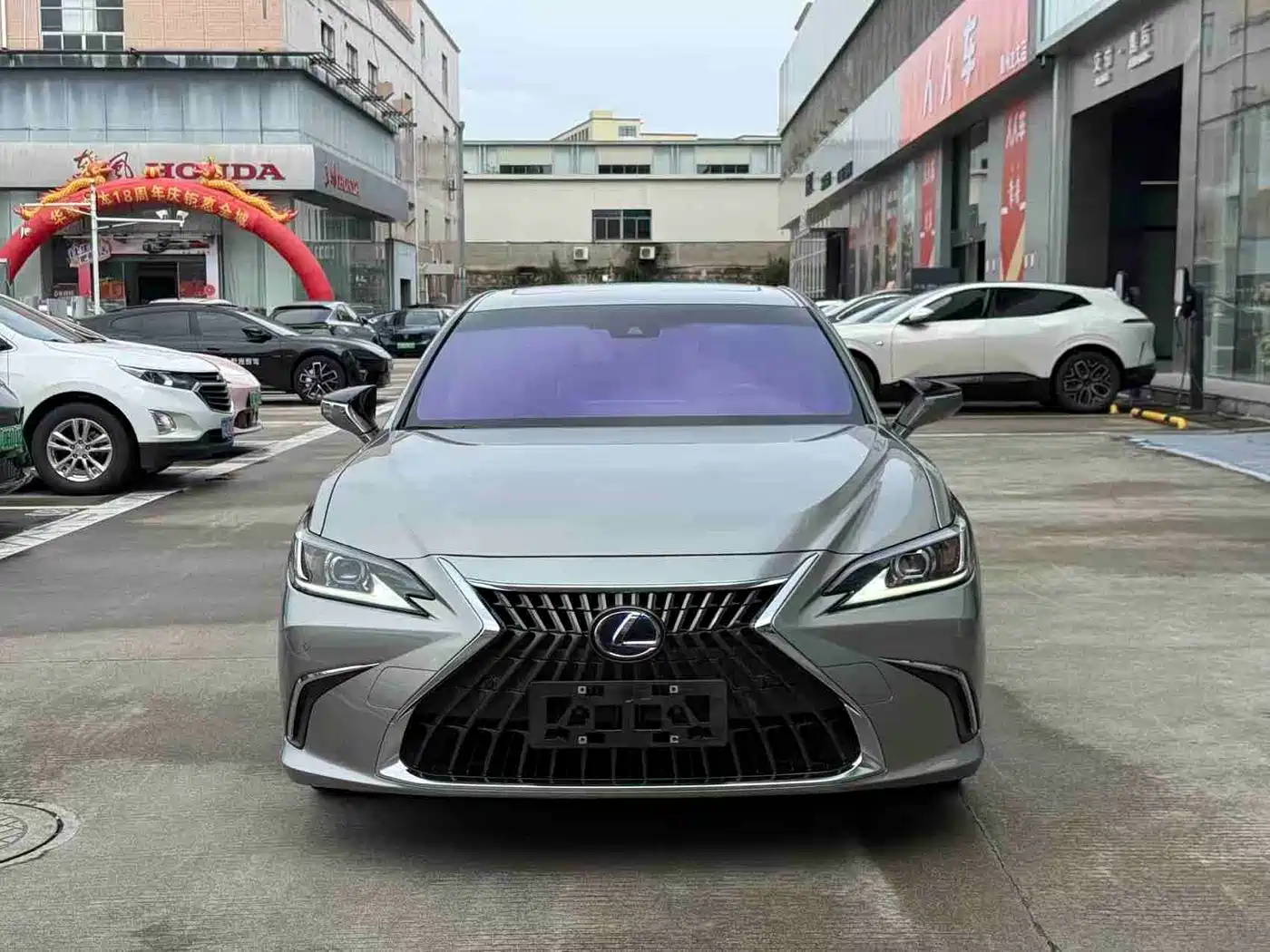 Lexus ES 2021 300h Excellence Edition фото 2