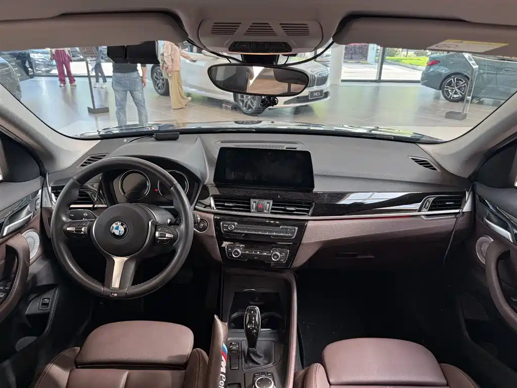 BMW X1 2021 sDrive25Li Leading фото 15