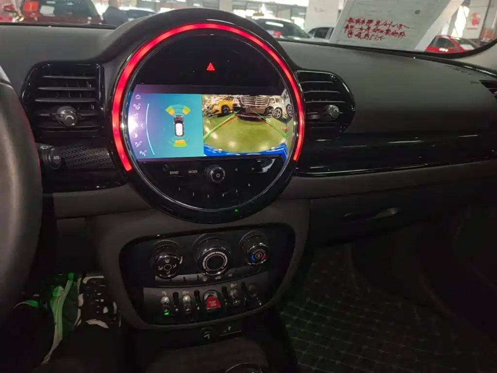 MINI CLUBMAN