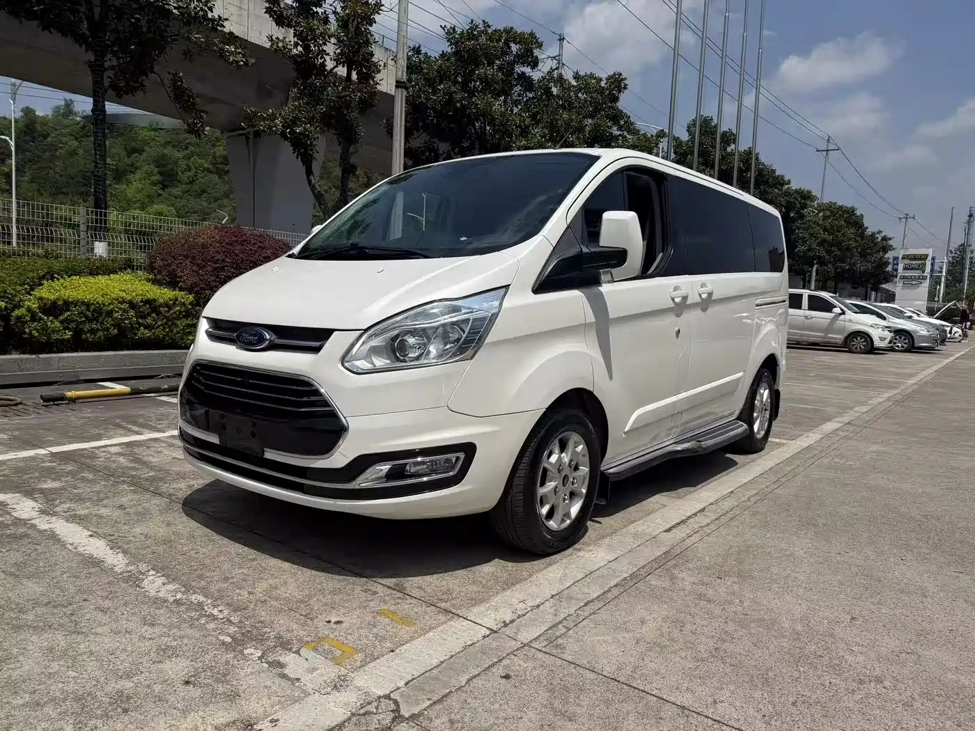 Ford Tourneo 2017 2017 2.0T Automatic Smart Elite Edition