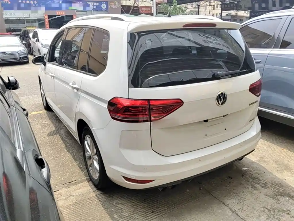 Volkswagen Touran 2016 Touran L 280TSI DSG Comfortline фото 5