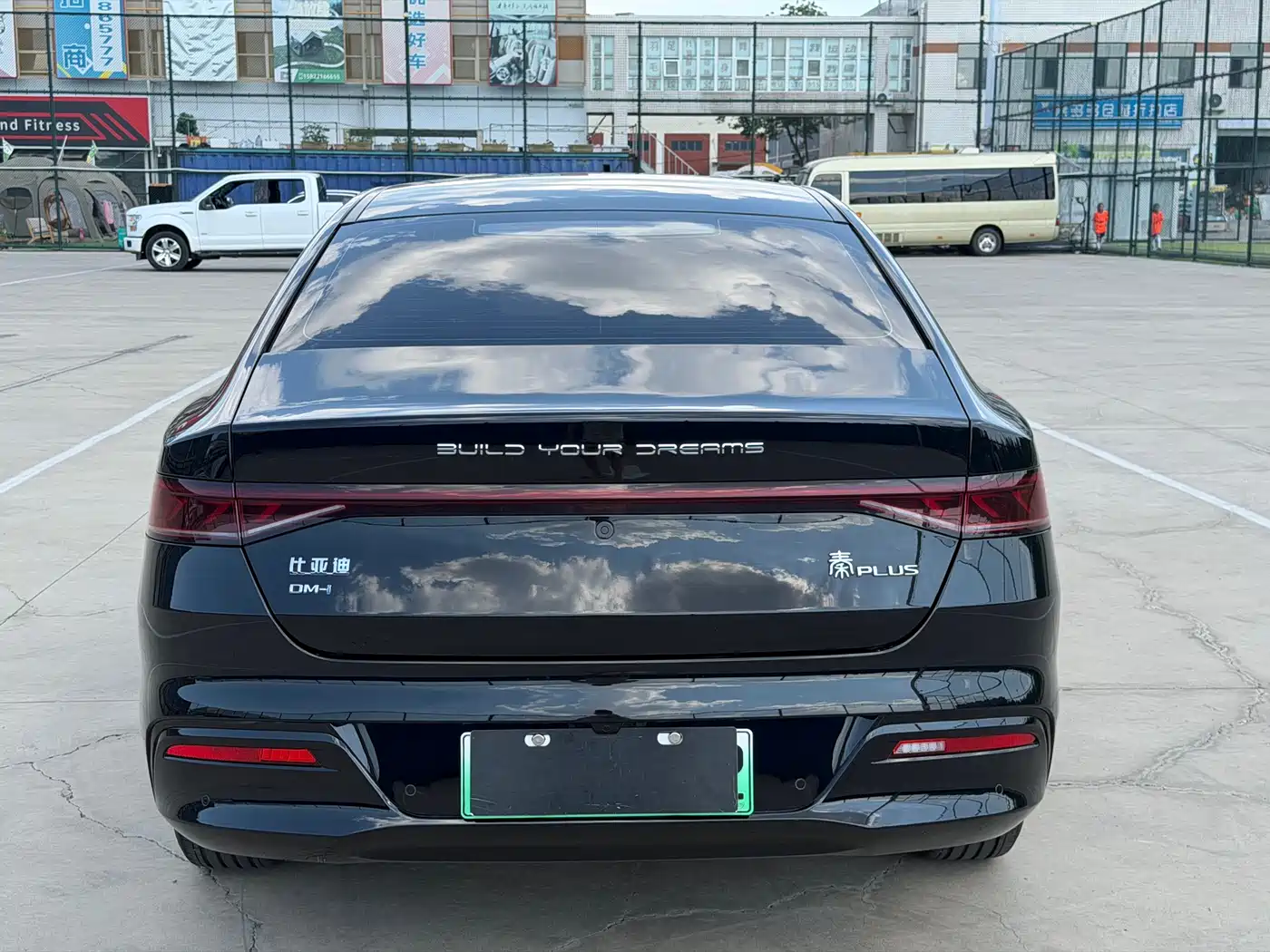 BYD Qin PLUS 2024 Glory Edition DM-i 55KM Leading фото 5