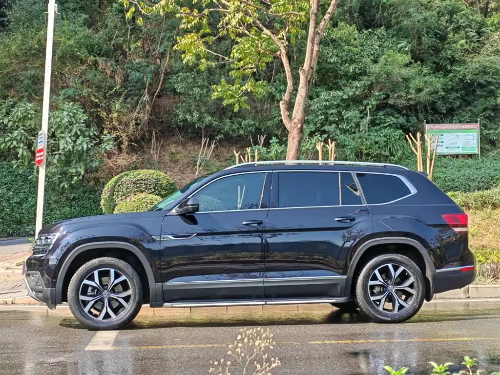 Volkswagen Teramont 2020 330TSI 2WD Luxury China VI фото 4