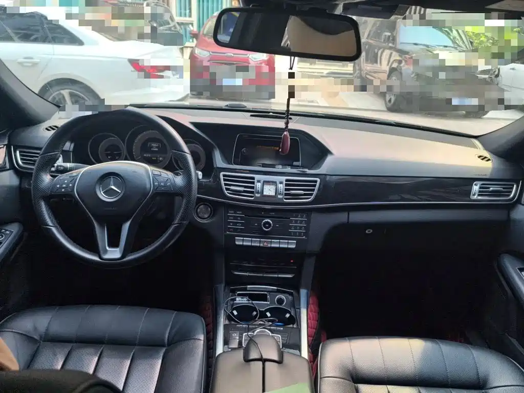 صورة 13 - Mercedes-Benz E-Class