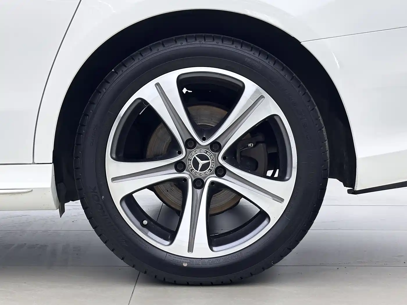 Mercedes-Benz E-Class 2016 E 200 L Sport Type фото 17