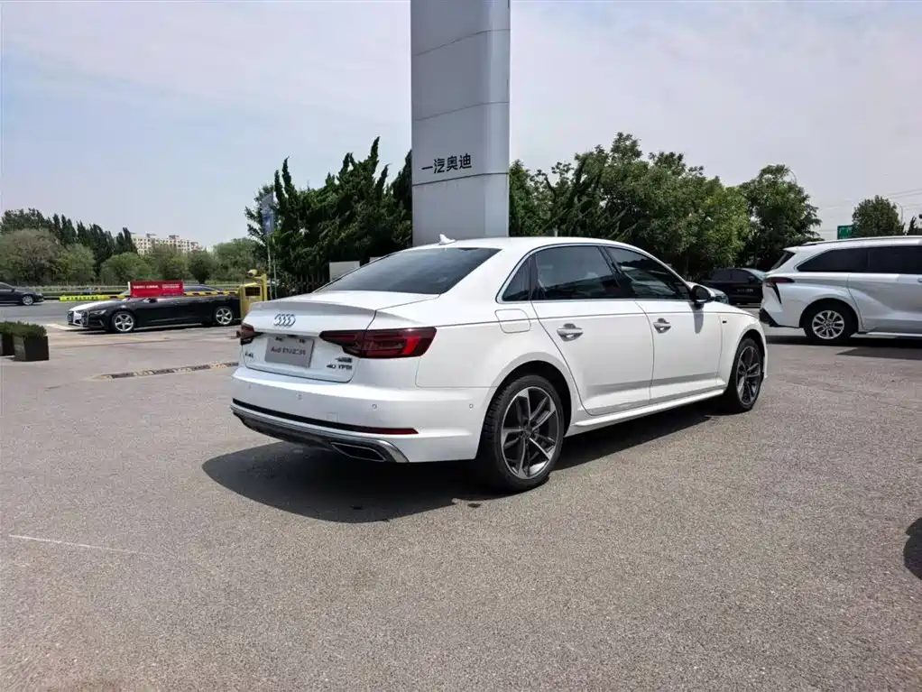 Audi A4L 2019 40 TFSI Fashion (China V) фото 3