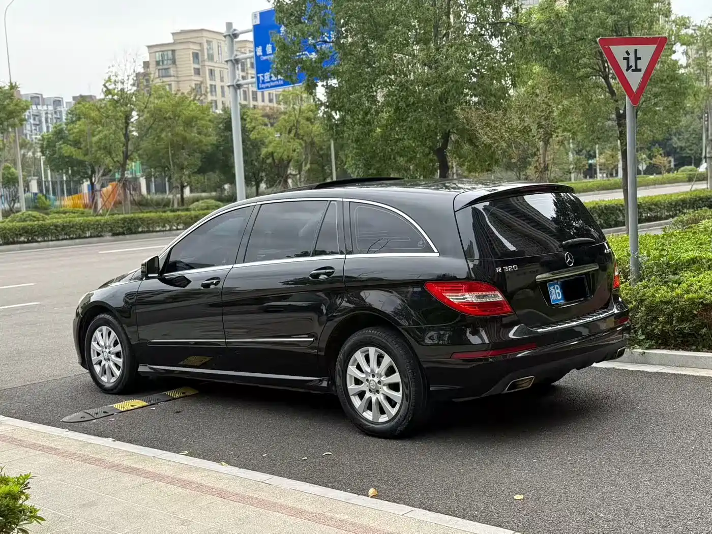 Mercedes-Benz R-Class 2014 R 320 4MATIC Business фото 10