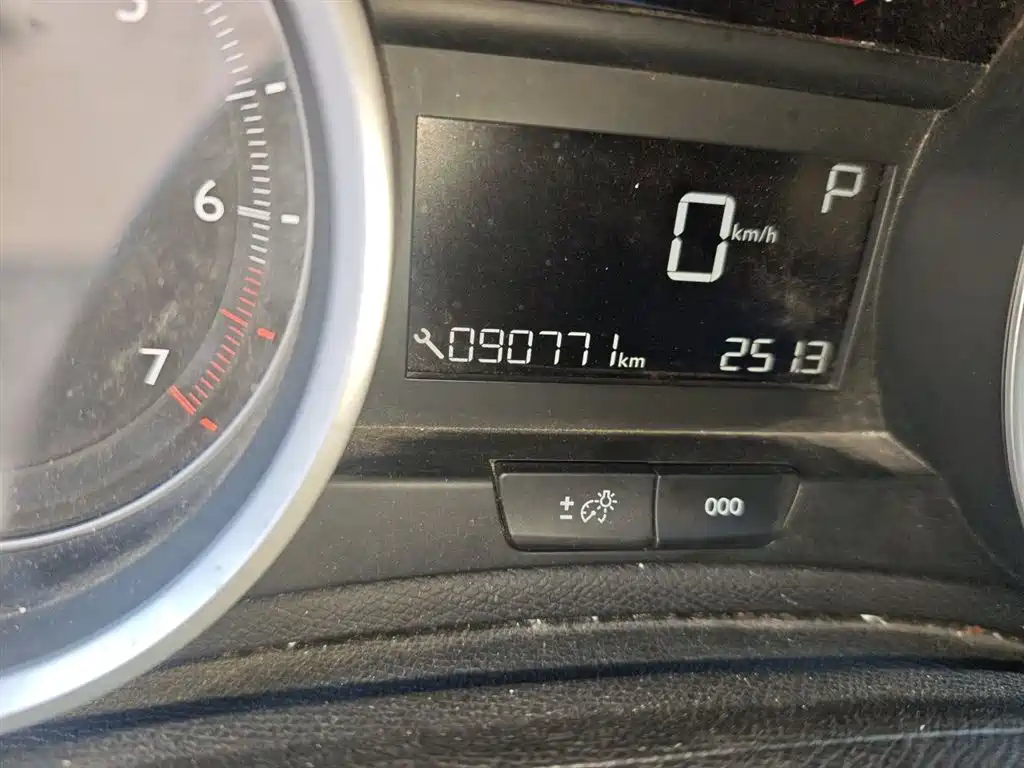 Peugeot 408 2015 Model 1.2T Automatic Luxury Edition фото 5
