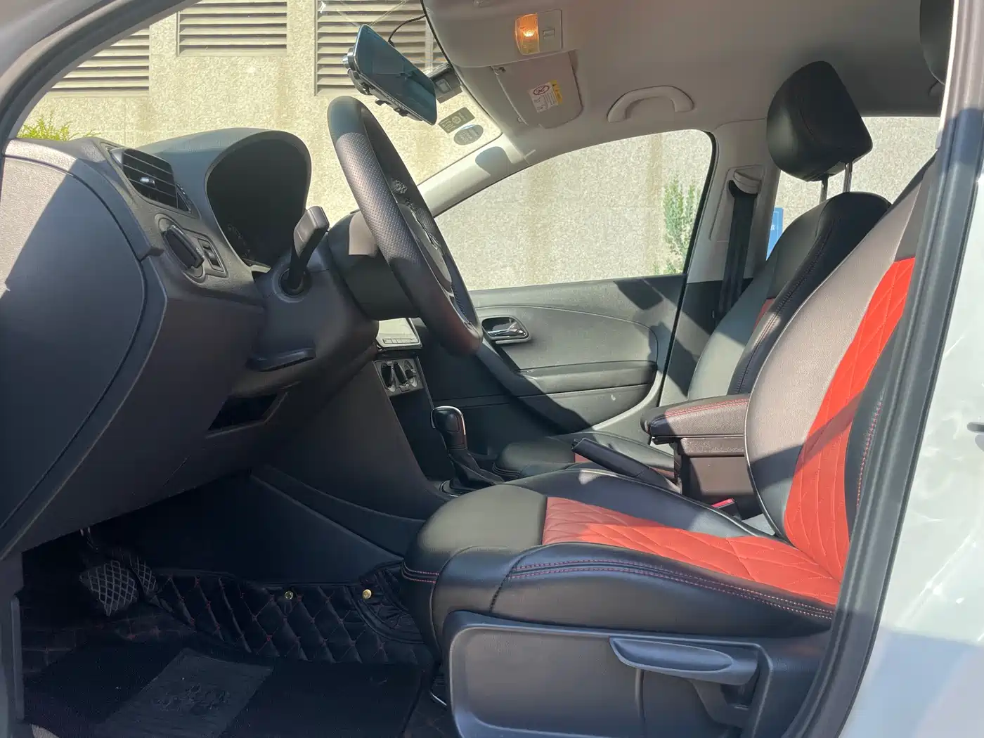 Volkswagen Polo 2018 1.5L Auto Safe Drive фото 4