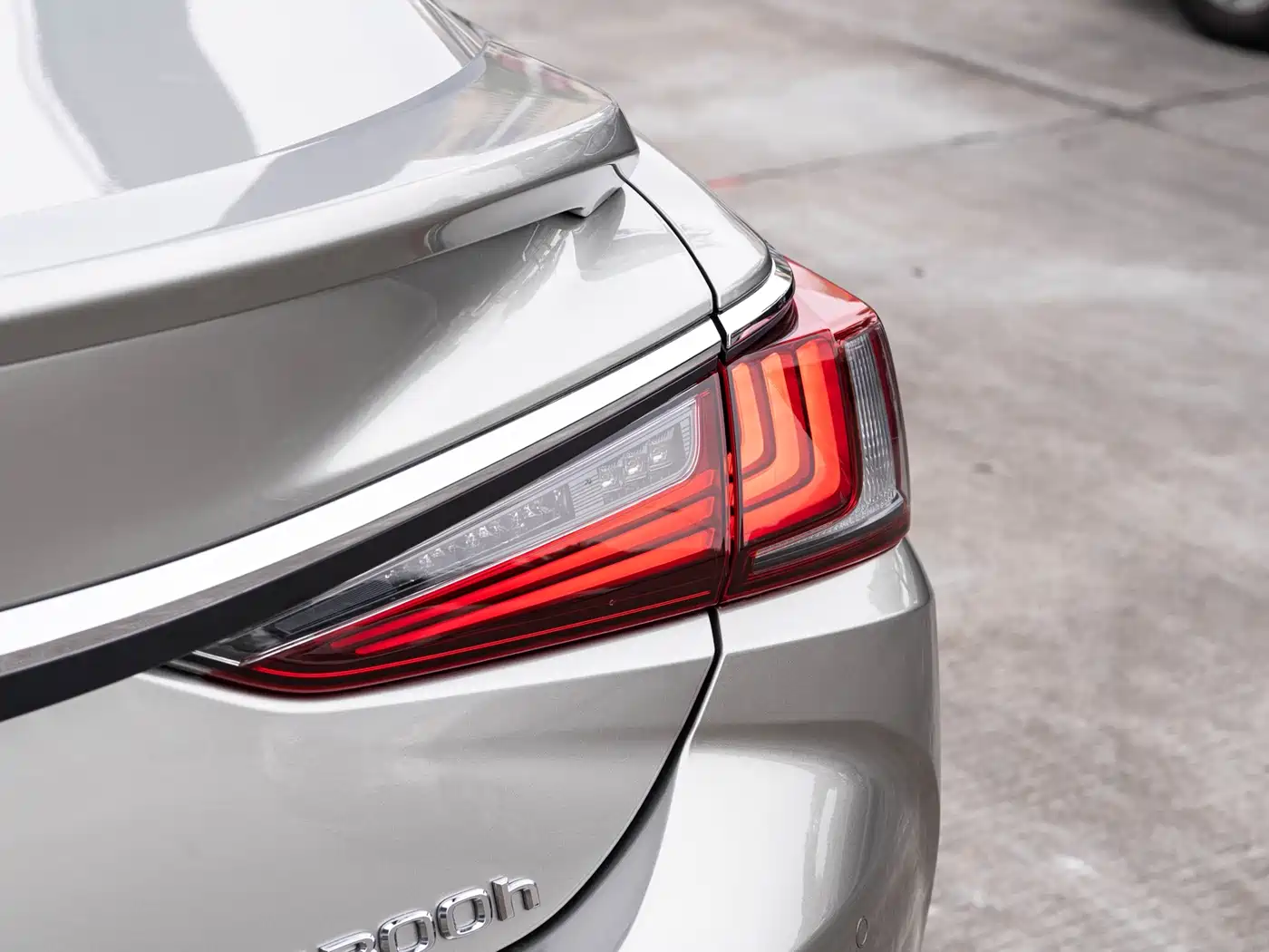 Lexus ES 2022 300h Ultimate Edition фото 7