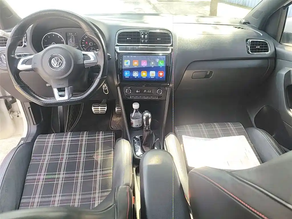 Volkswagen Polo 2012 1.4TSI GTI фото 10