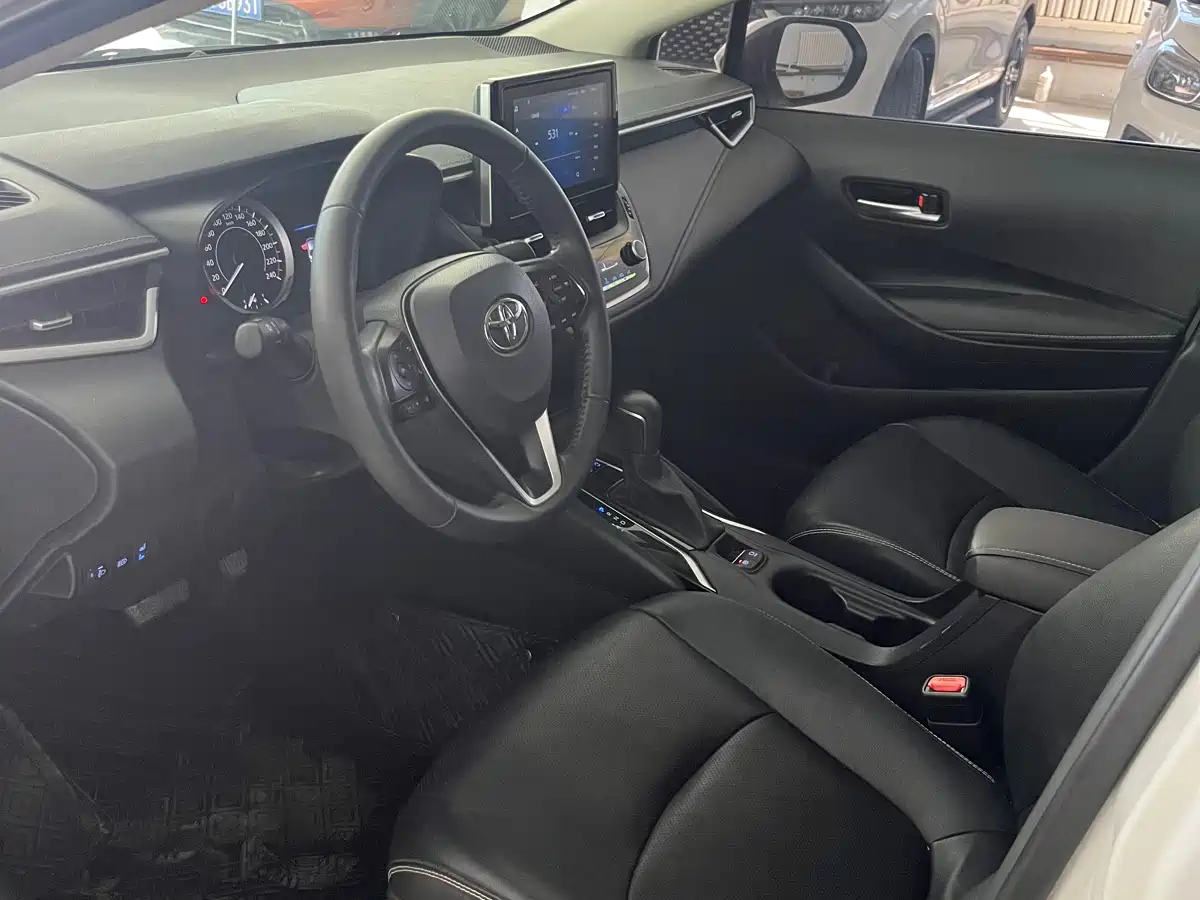 Toyota Corolla 2021 1.2T S-CVT Luxury Edition фото 9
