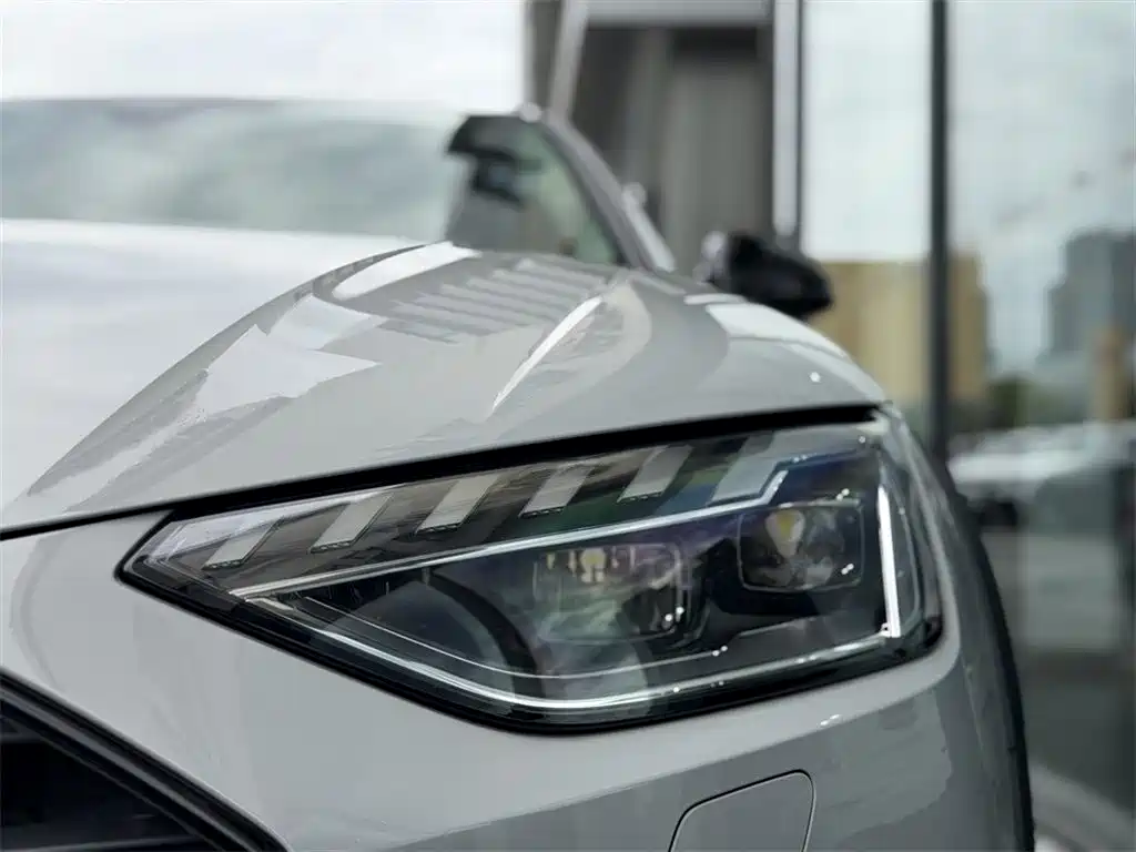 AUDI A4 (IMPORT)