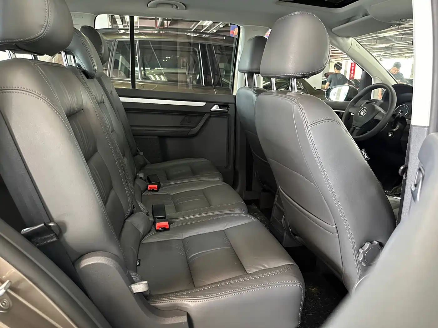 Volkswagen Touran 2015 1.4T DSG Comfort Edition 5-seater фото 14